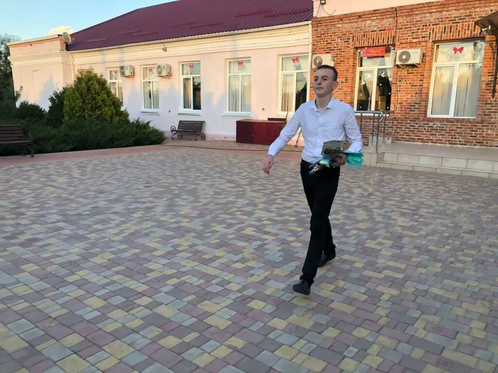 f575fb10-18b4-465a-b6f4-6da8e8abd55f